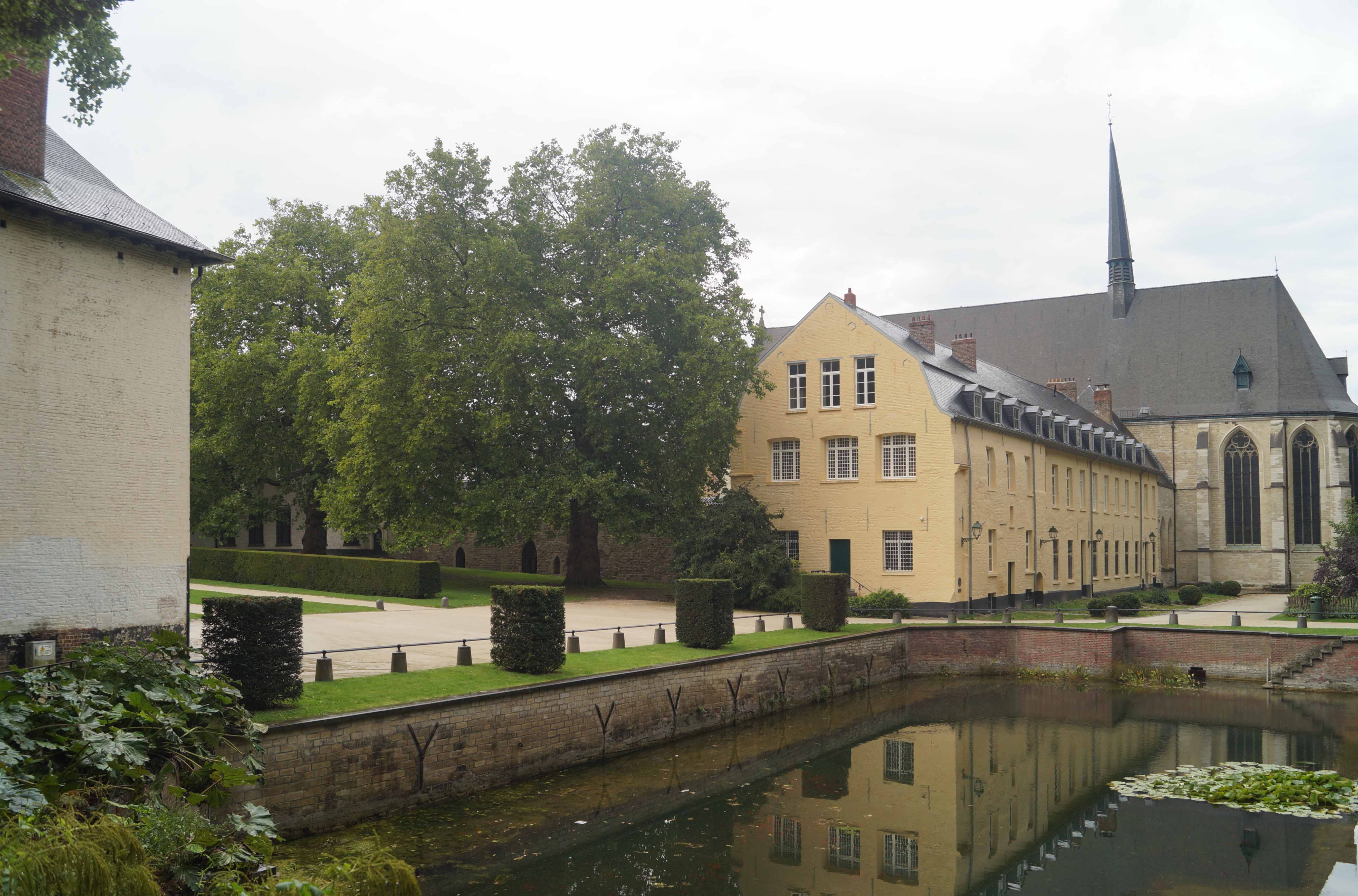 L'aile capitulaire de l’abbaye de La Cambre, fonctionnement et développement architectural du XIIIe au XIXe siècle. 